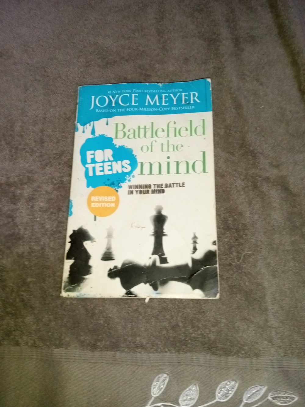Battlefield of the Mind for Teens - White & Blue Cover